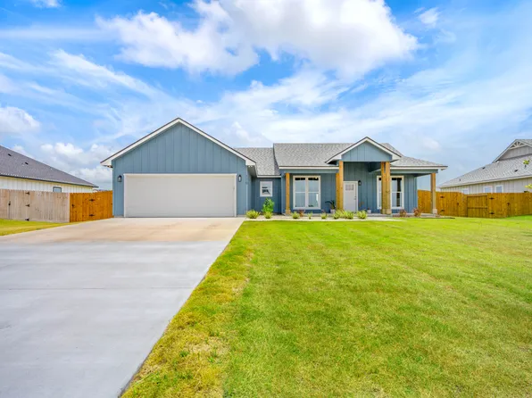 110 McLead, Rockport, TX 78382