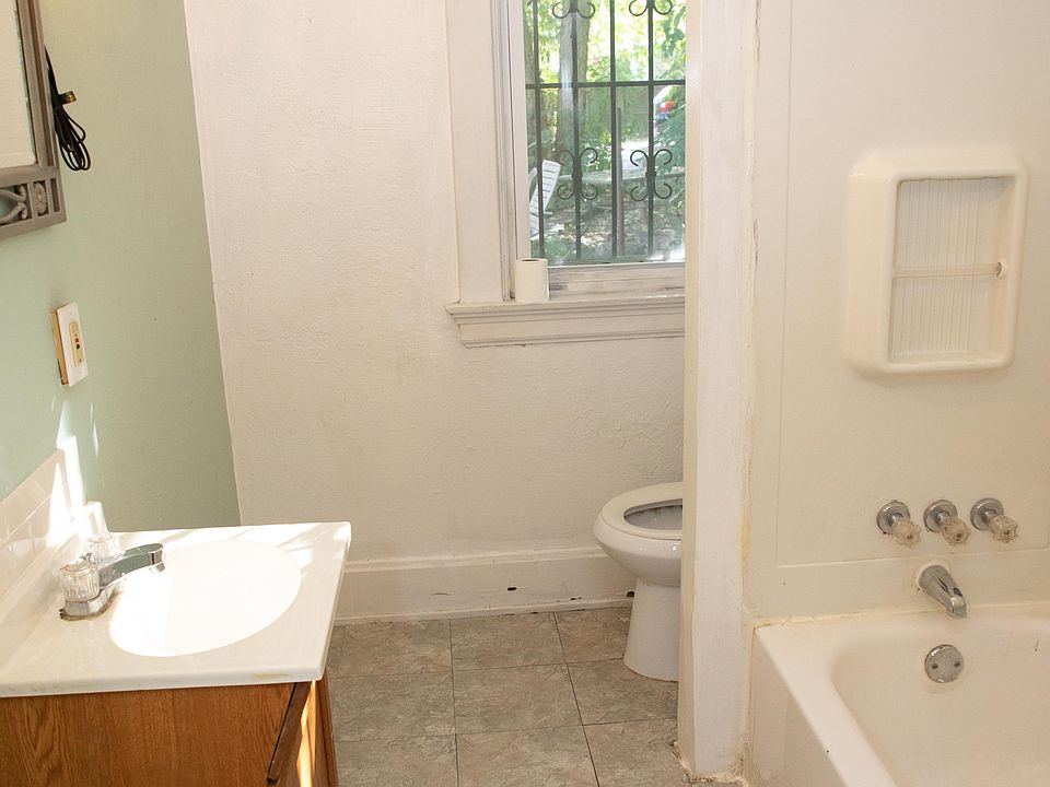 207 Warner Move In 10-2021-12_06222022
