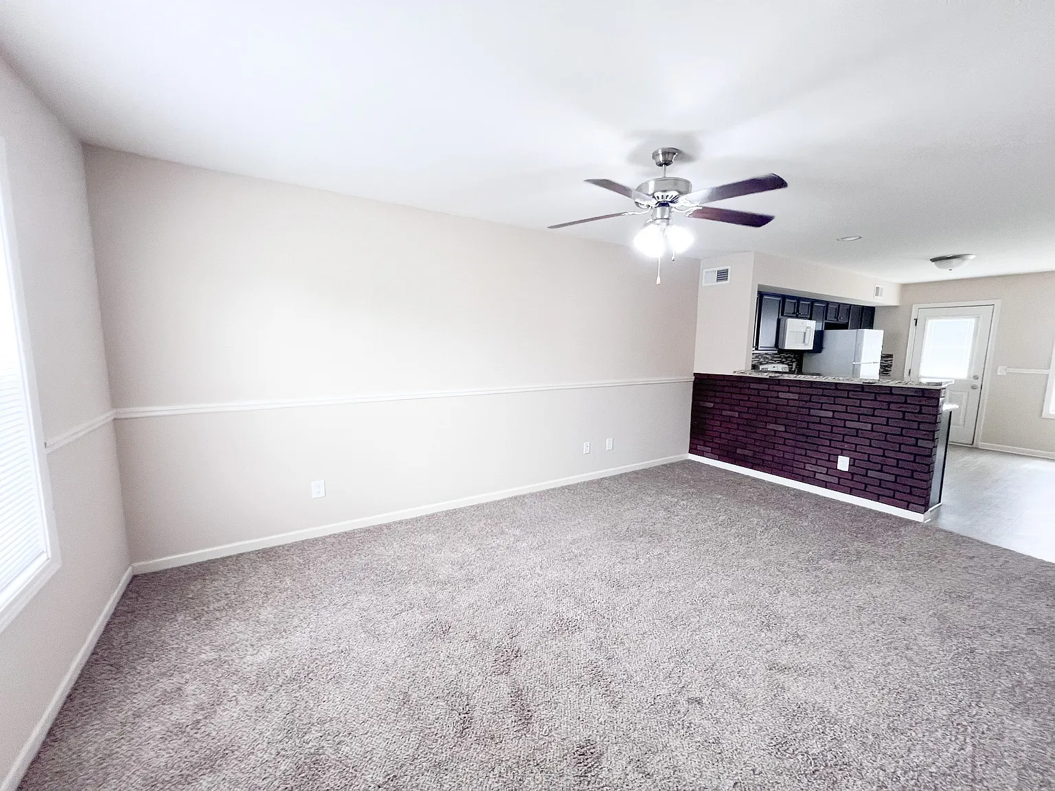 2268 McCormick Ln — Photo 2