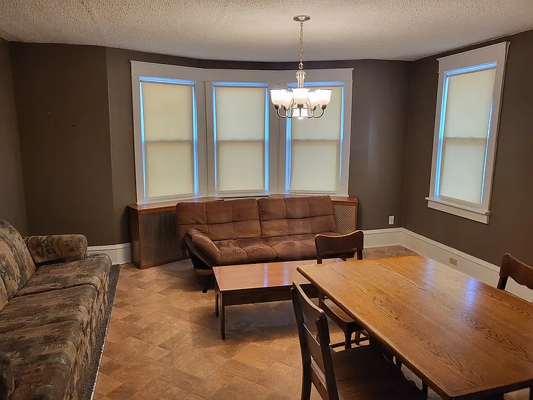 4 S Railroad St #2 — Photo 2