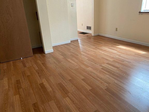 2nd image of 4036 Schiller Pl