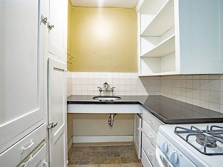 Swansonia Apartments — Photo 17
