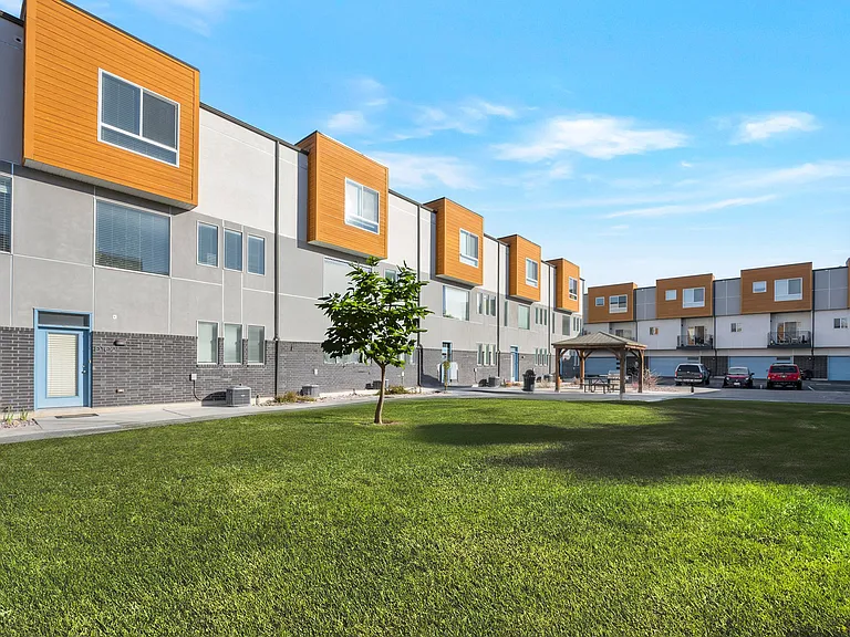 Spring Run Townhomes — Photo 3