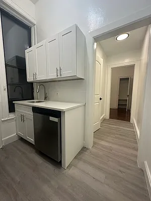 Rented by Peter R. Hungerford, LREB | media 2