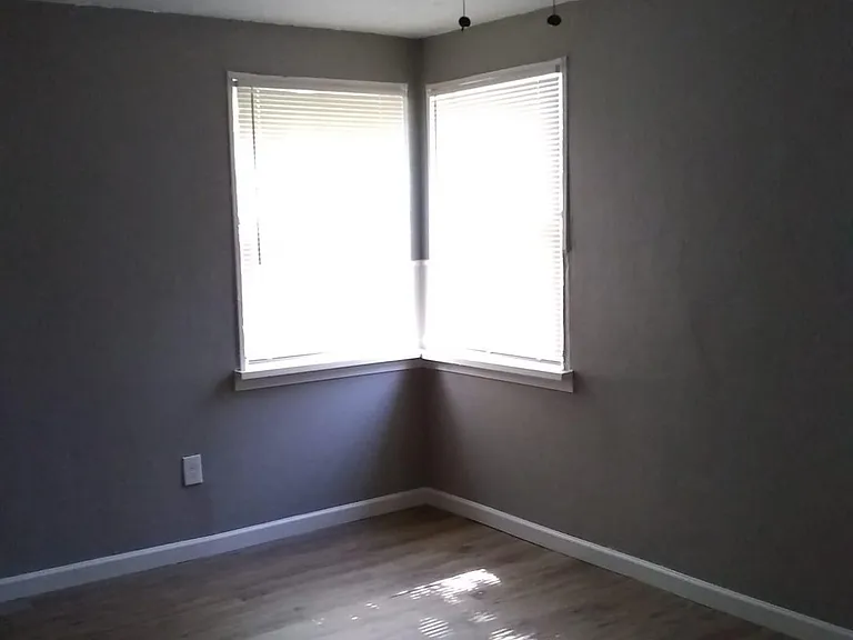 1841 Cherry Ln — Photo 9