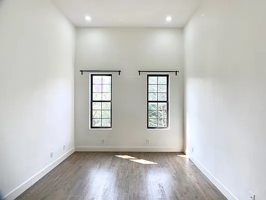 Rented by Green Leaf Management, LLC | media 10