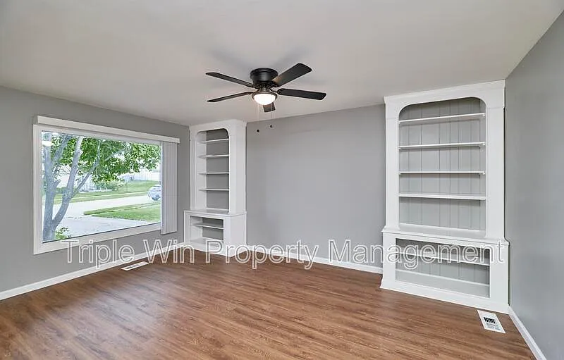 3 bed, 2.0 bath, 1189 sqft, $1,850 — Photo 4