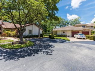 672 Deer Creek Edgewater Dr, Deerfield Beach, FL 33442