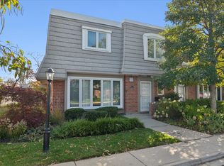 721 Concorde Dr, Highland Park, IL 60035