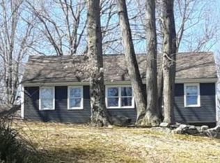 32 Saw Mill Rd, Newtown, CT 06470