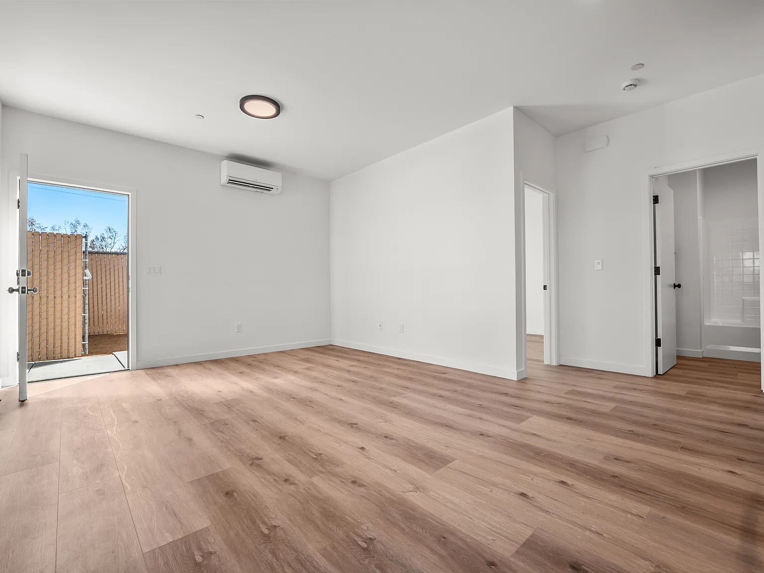 1 bed, 500 sqft, $1,400 — Photo 2
