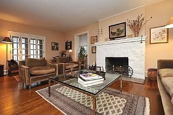 2nd image of 435 W Allens Ln