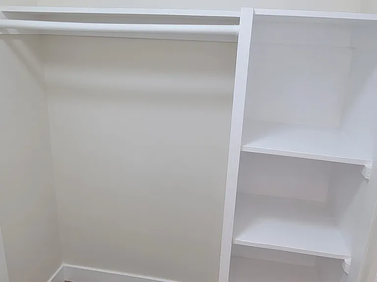 1711 Marine Ave #5 — Photo 3