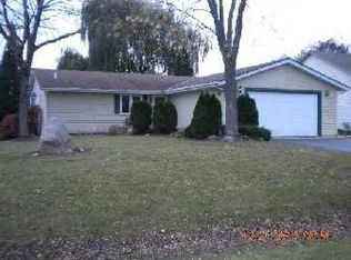 247 Rochester Rd NE, Poplar Grove, IL 61065