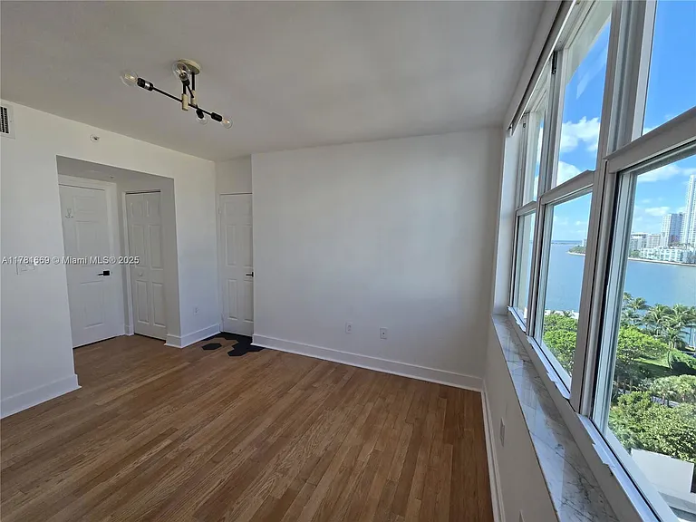 800 Claughton Island Dr #1205 — Photo 9