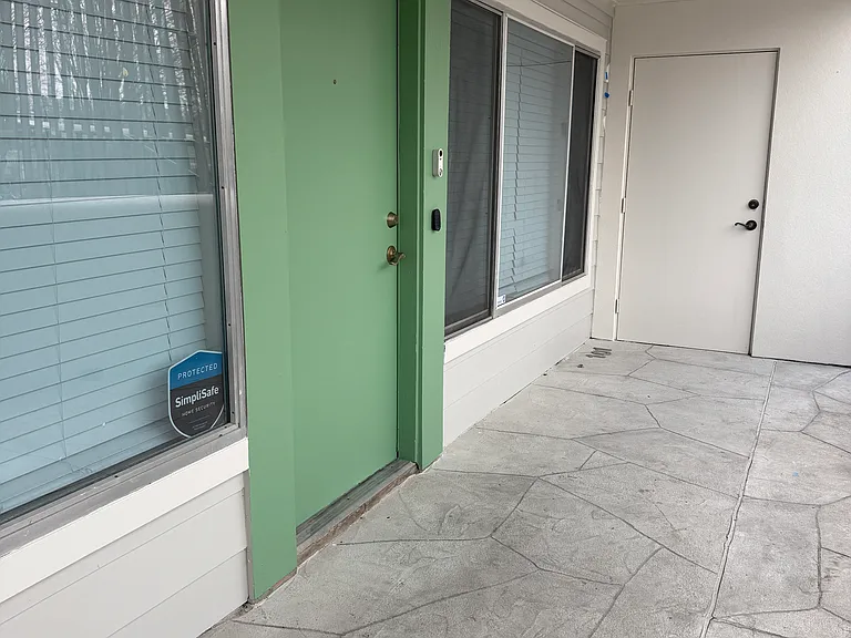 2200 Dickson Dr #101 — Photo 1