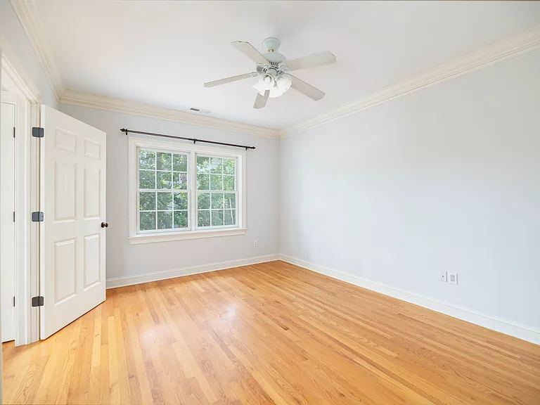 41 Harold St #B — Photo 11
