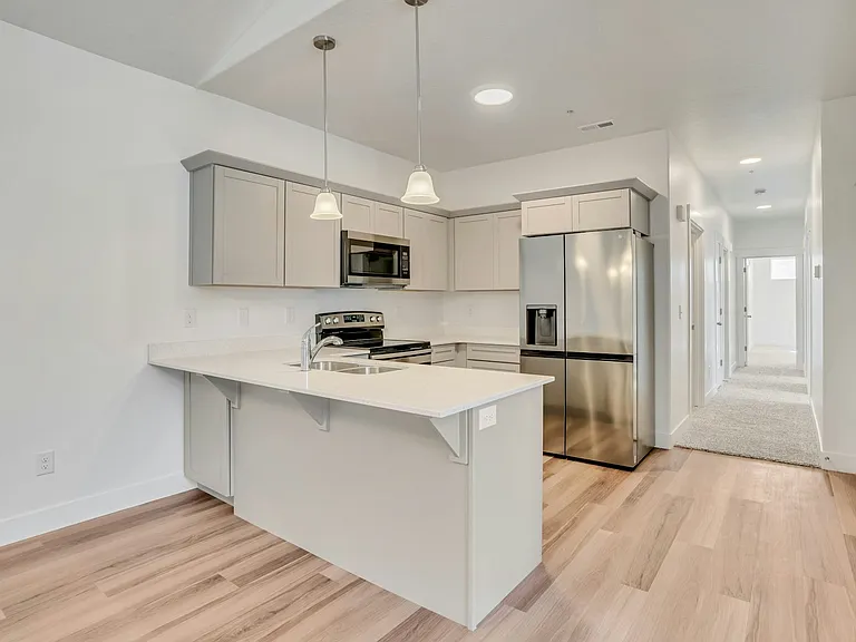 KITCHEN BAR