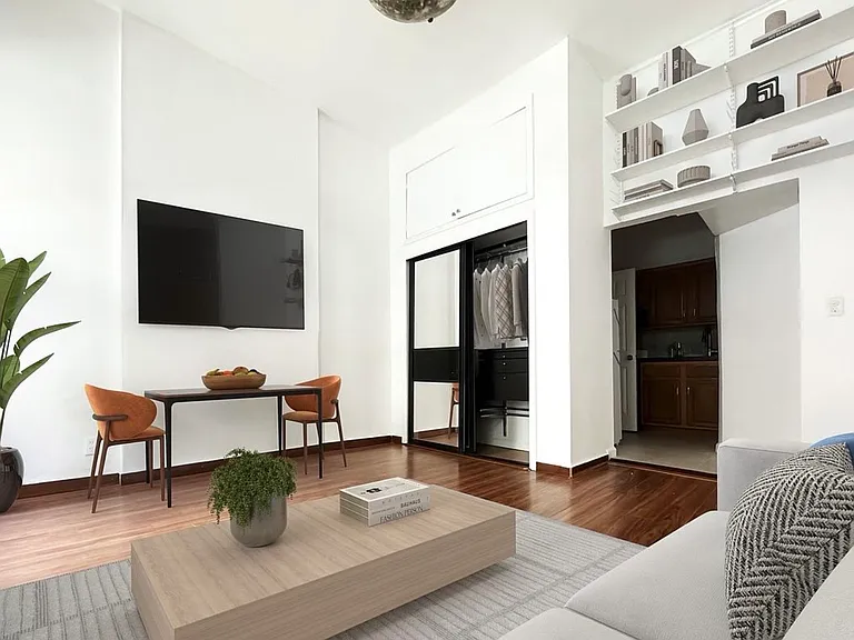 302 W 56th St #1E — Photo 2