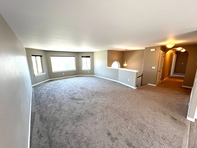 2633 Knight St — Photo 9