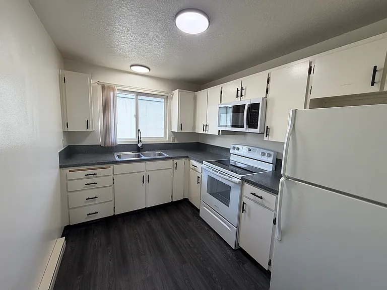 Forest Grove Apartments — Photo 9