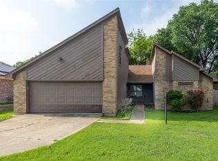 324 Oak Meadow Ln, Cedar Hill, TX 75104