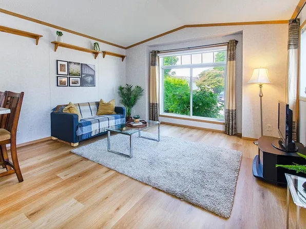 222 Tyee Dr, Capilano 5, BC V7P 1C7