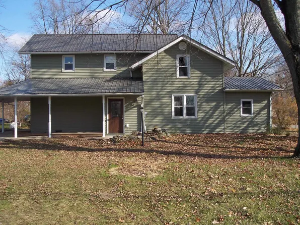 221 S Wray St, Atwood, IN 46502
