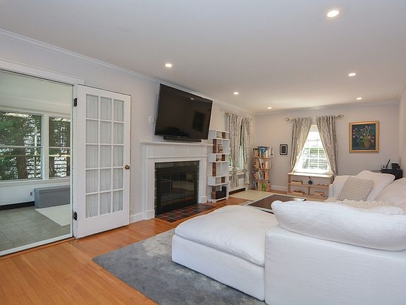 5th image of 10 Radcliffe Rd