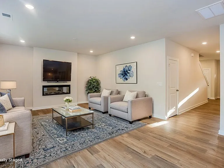 2512 Switchgrass Ct — Photo 5