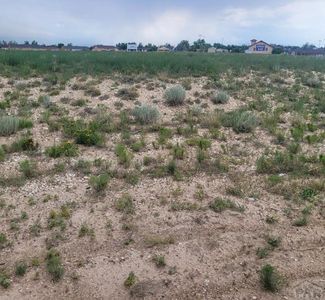 142 E Croyden Dr, Pueblo, CO, 81007