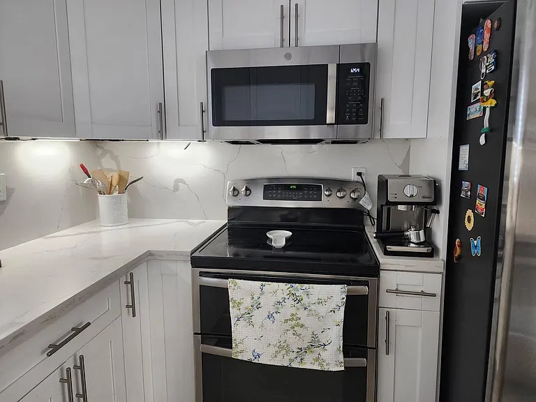 11841 SW 18th St #4 — Photo 19