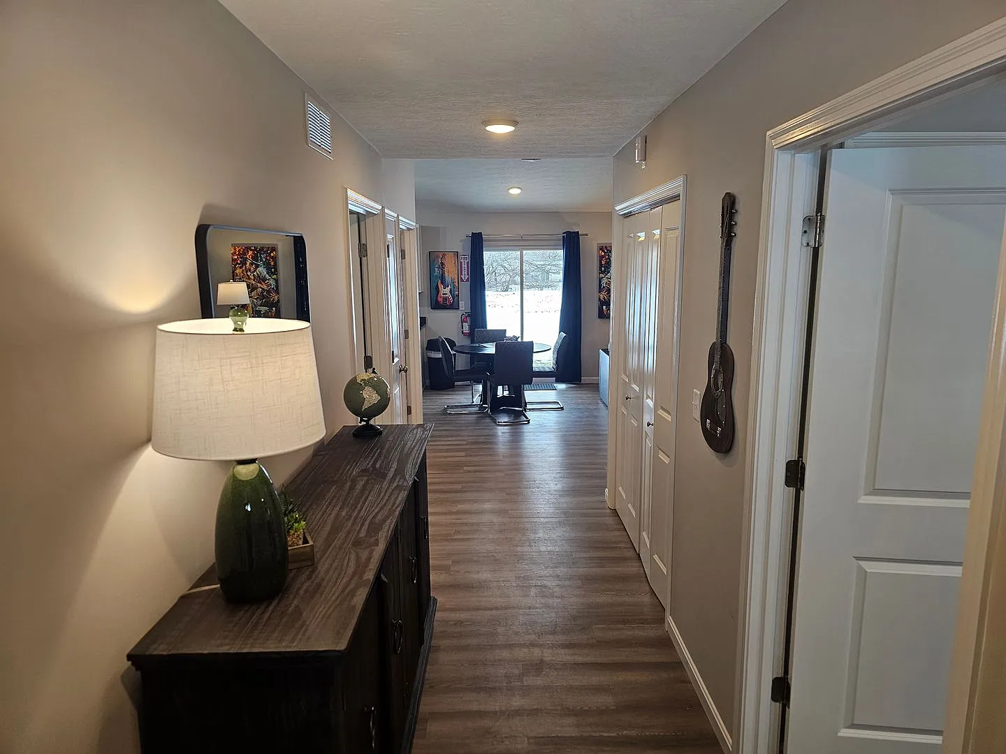 4 bed, 3.0 bath, 1622 sqft, $5,995 — Photo 2