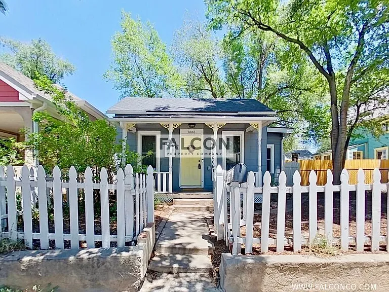 3006 W Pikes Peak Ave — Photo 1
