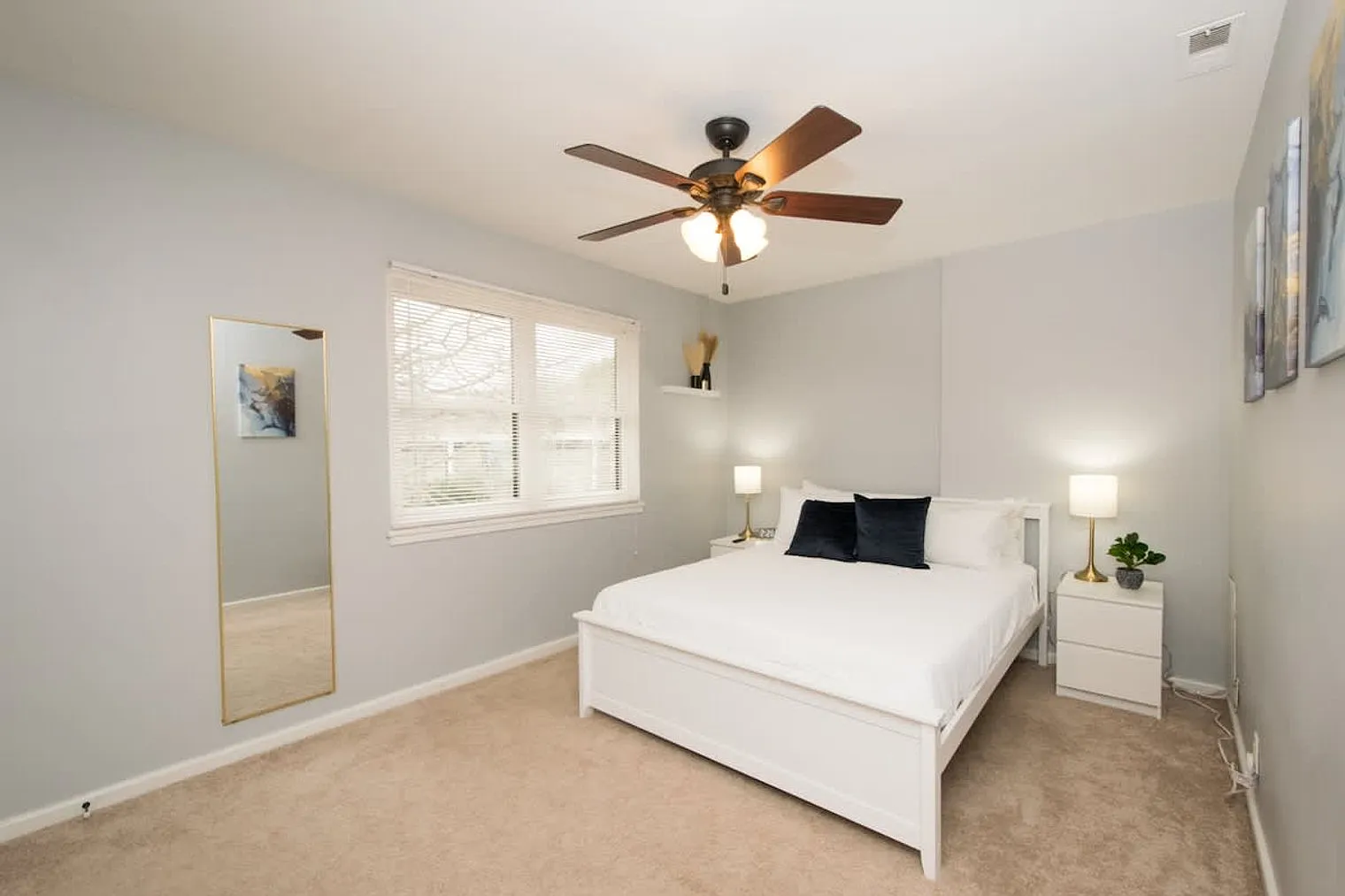 2 bed, 1.0 bath, 990 sqft, $2,299 — Photo 4
