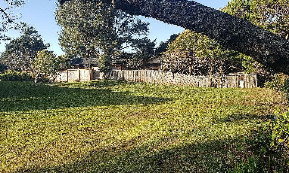 2nd image of 5909 NW Rhododendron St