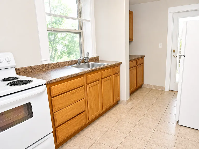 326 Melwood Ave — Photo 3
