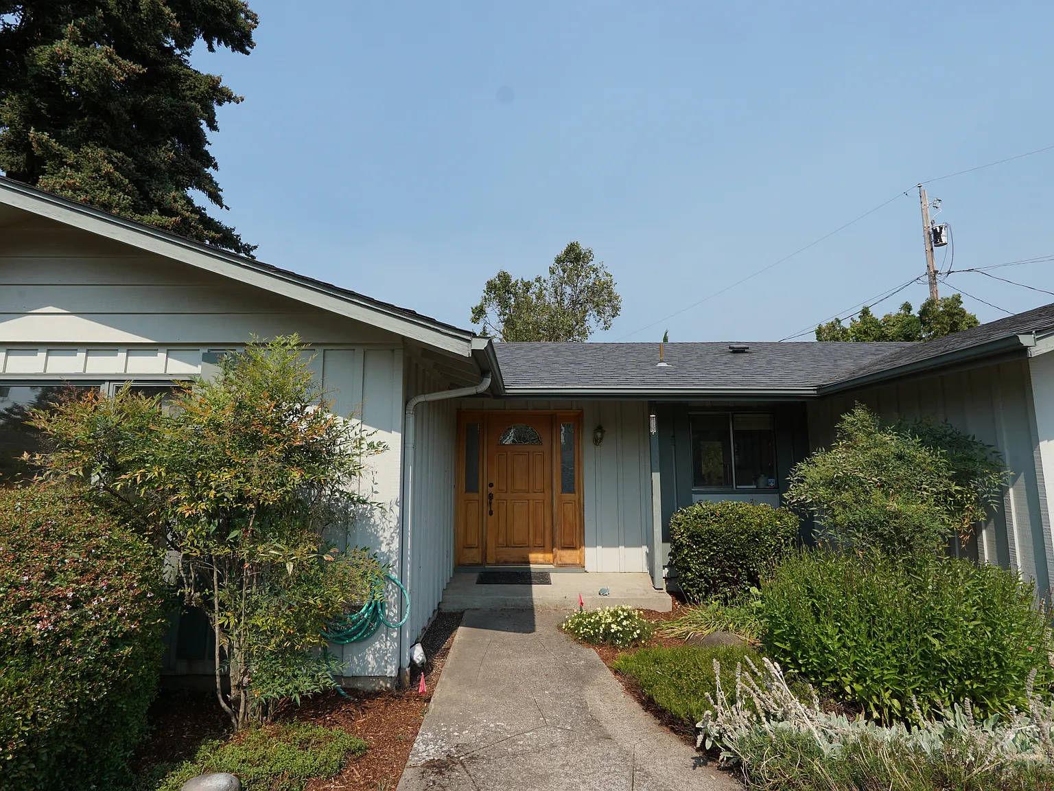 3 bed, 1.5 bath, 1316 sqft, $2,600 — Photo 2
