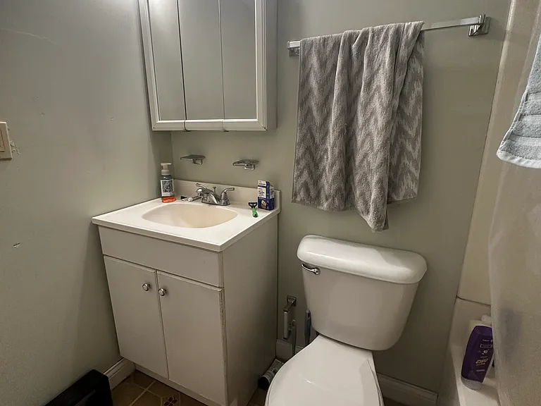 2357 W Clifton Ave #2 — Photo 7