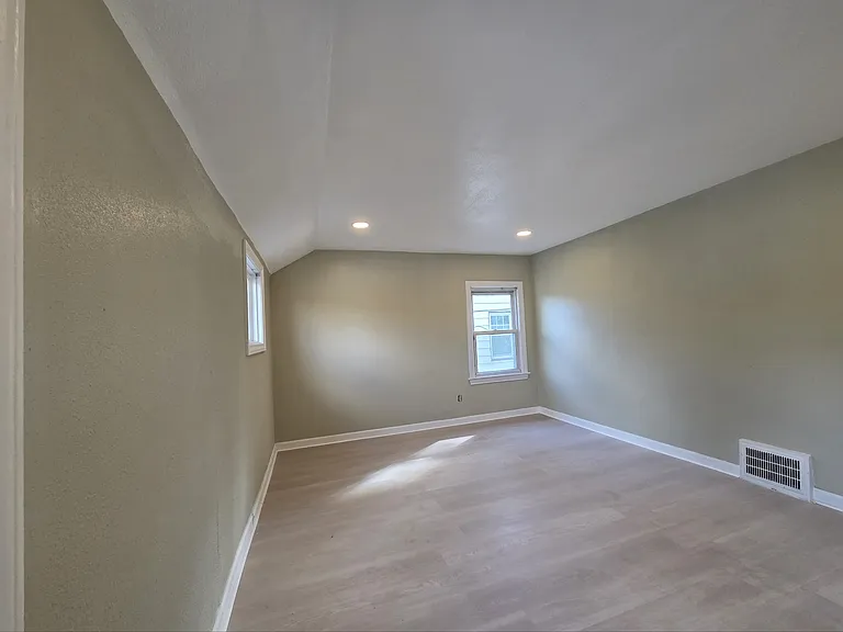4057 Bushnell Rd — Photo 9