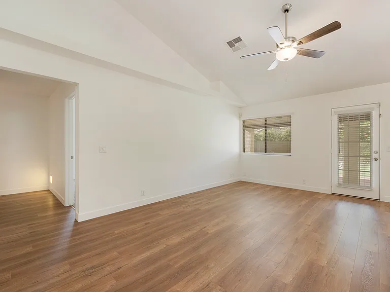 5656 E Saint John Rd — Photo 27