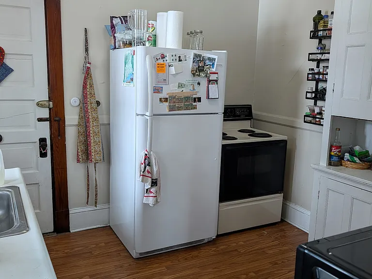 169 College St #6 — Photo 17