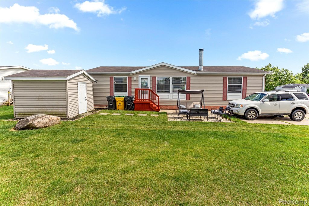 9544 Rhodes Ct, Northville, MI