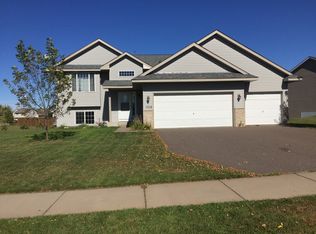 1318 Pioneer Trl SE, Cambridge, MN 55008