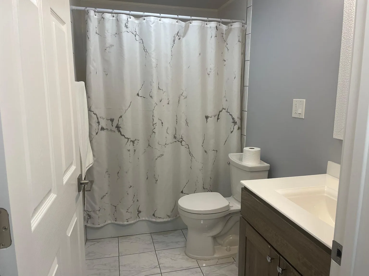 2 bed, 1350 sqft, $2,250 — Photo 3