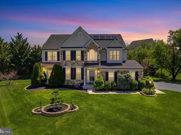 7689 Pinewild Rd, Seven Valleys, PA 17360