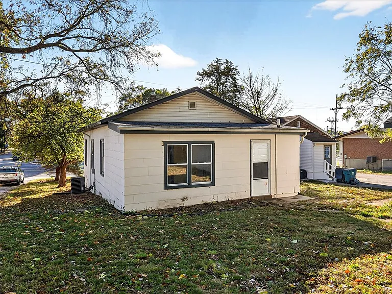 8619 Mackenzie Rd — Photo 28