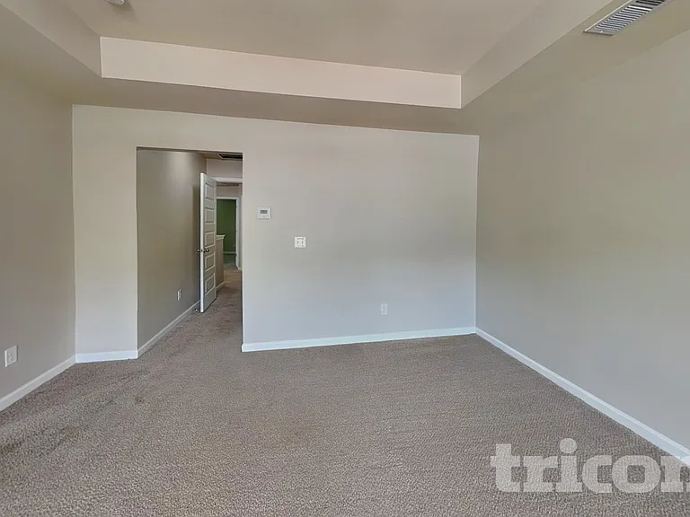 1095 Lear Dr — Photo 7