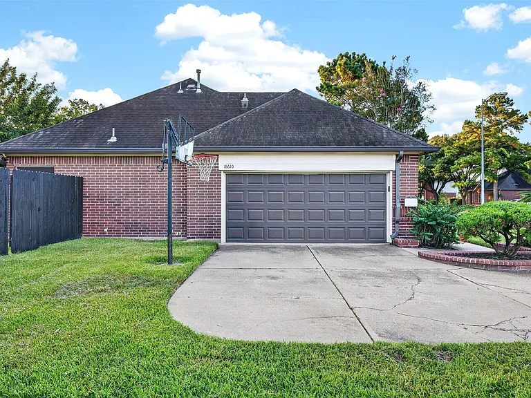 18610 Autumn Hills Dr — Photo 7