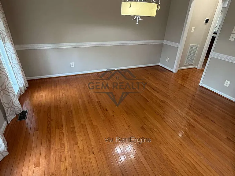 10410 Silver Creek Ct — Photo 17